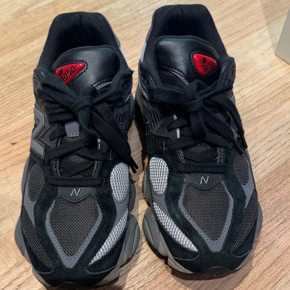 New Balance 9060 Black and Gray Athletic Shoes - Picture 2 of 6